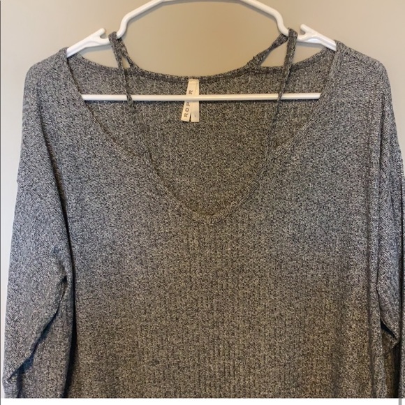 Cold Shoulder Top - Picture 3 of 4